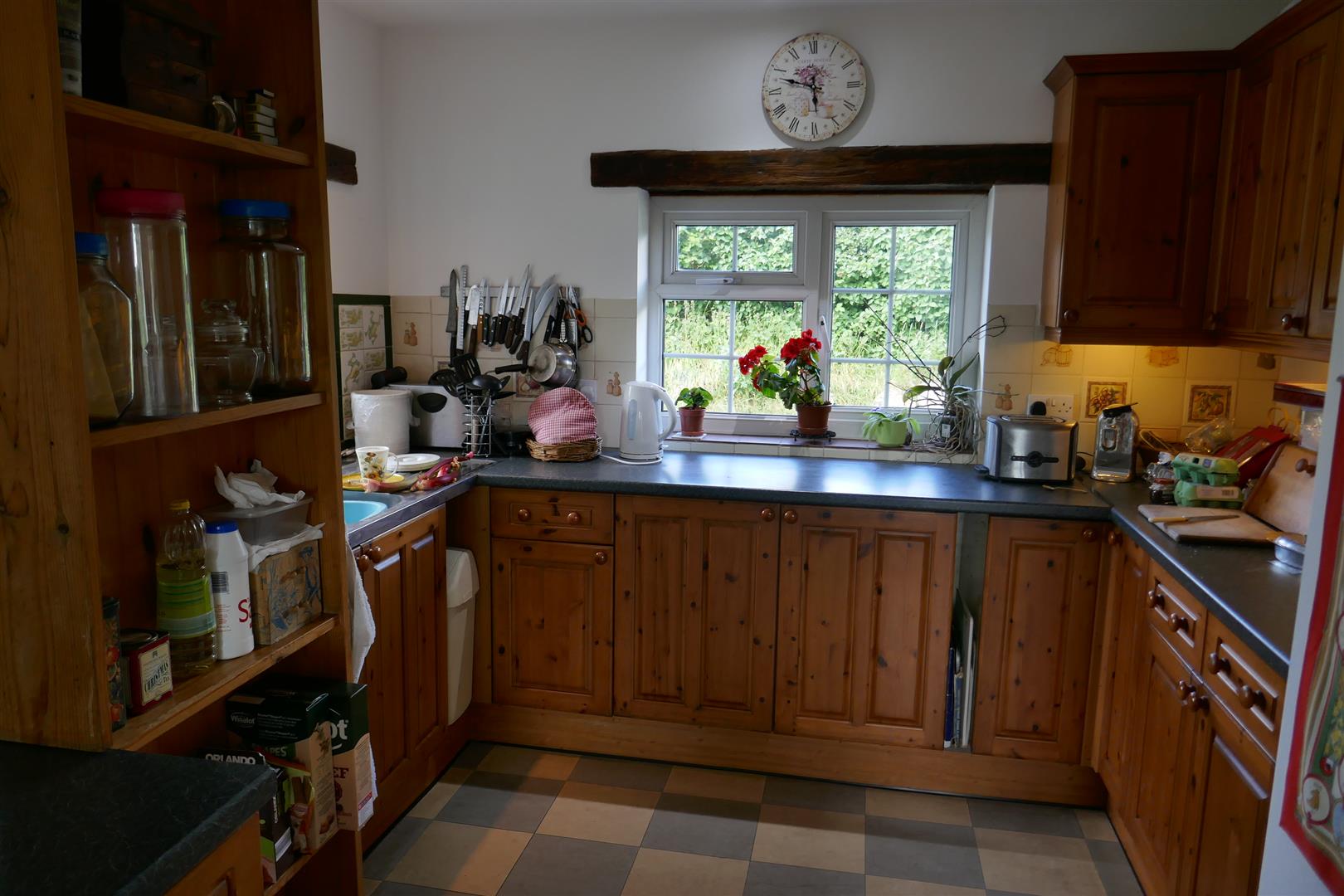 KITCHEN/LIVING ROOM`